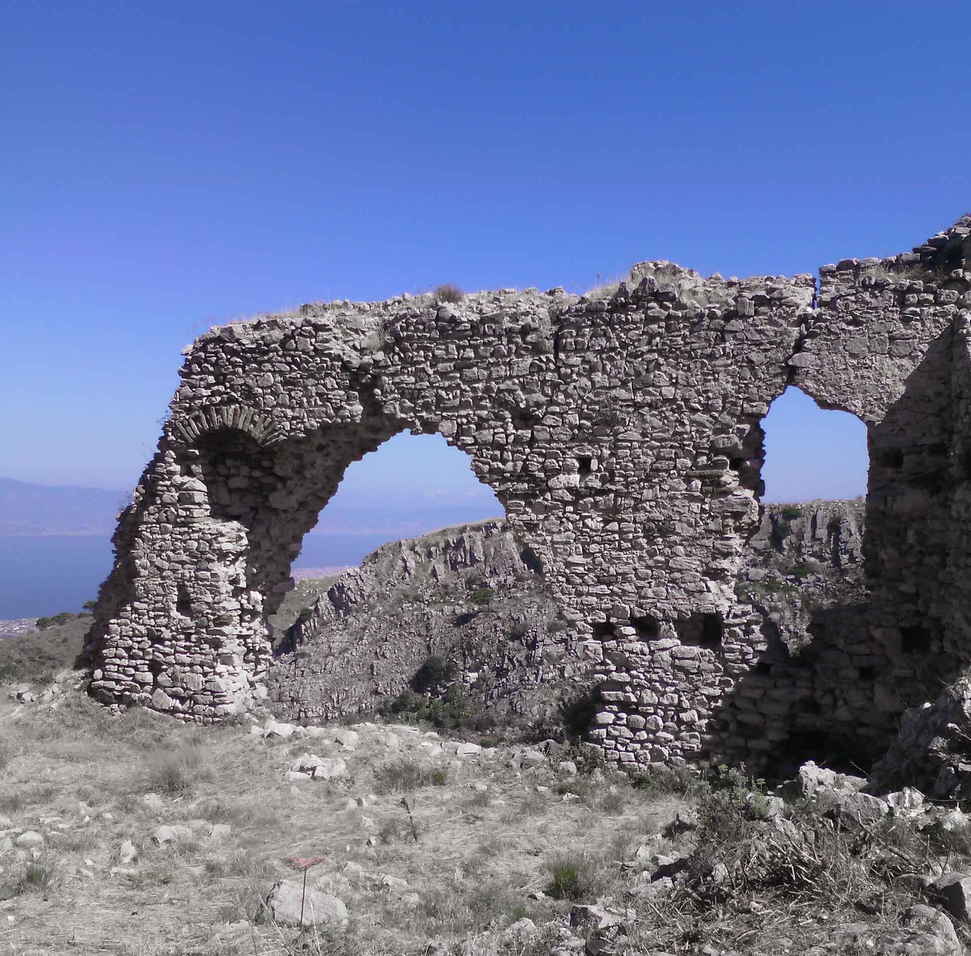 Grotte di Cordari e Salnitro (SR), Intervento di posa di reti metalliche per contenimento massi